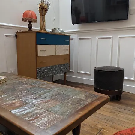 Pensionat Private Acces To The Flat. Charming Parisian. 4*