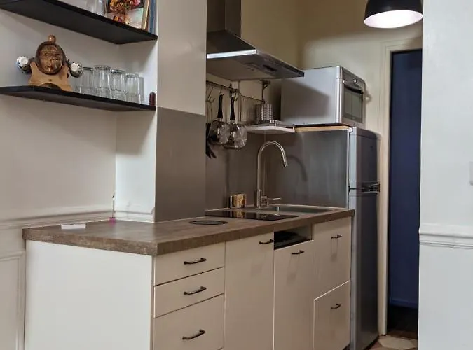 Private Acces To The Flat. Charming Parisian. 4* Paryż