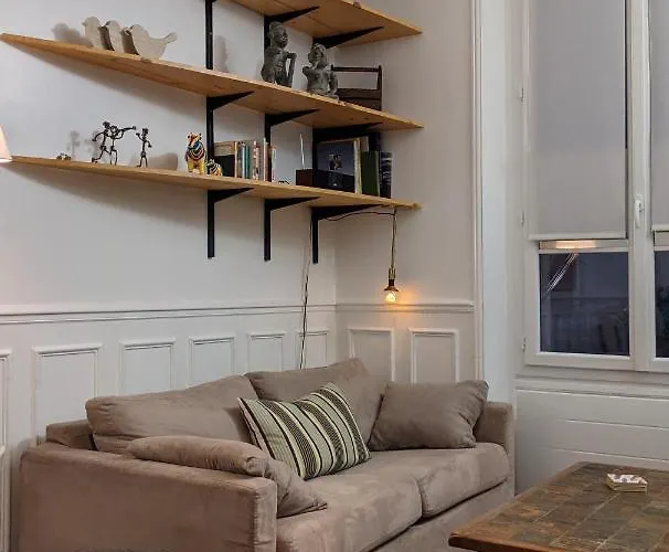 Private Acces To The Flat. Charming Parisian. Paryż